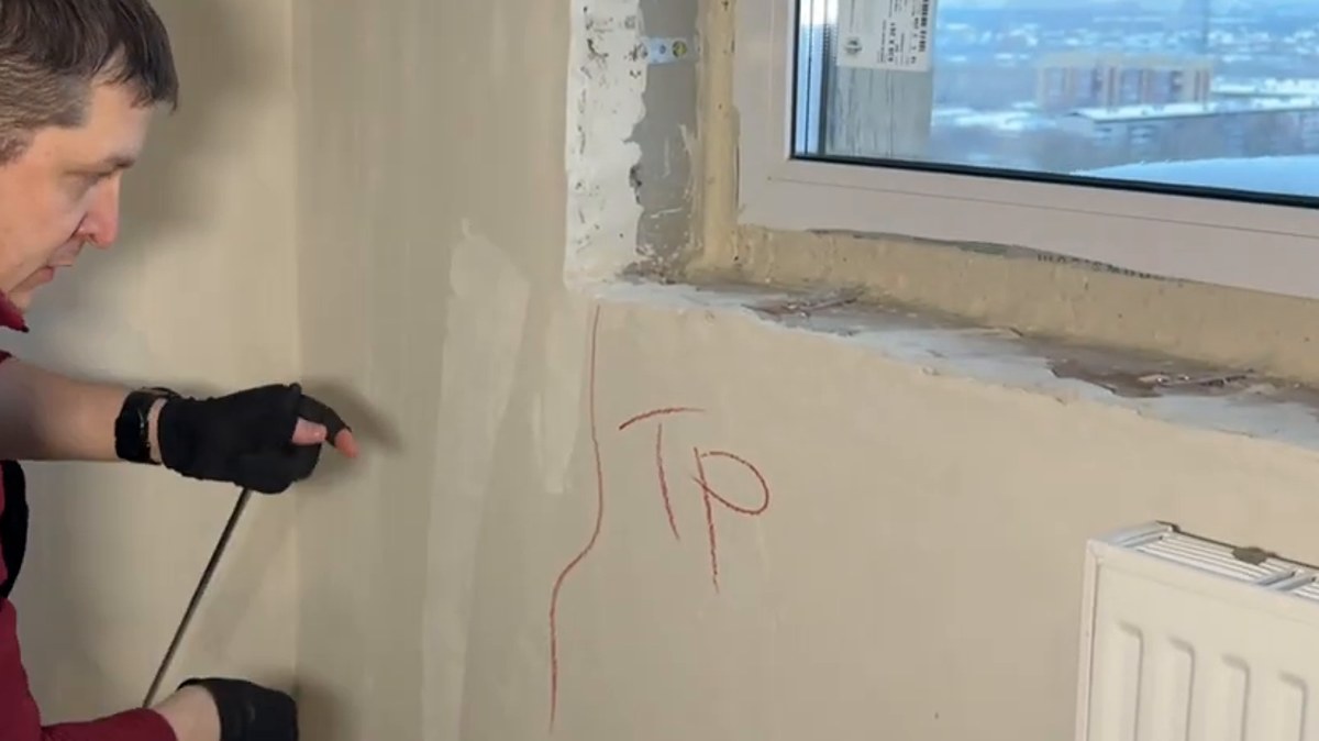 Стены: Трещина под оконным блоком, появилась повторно после ремонта
