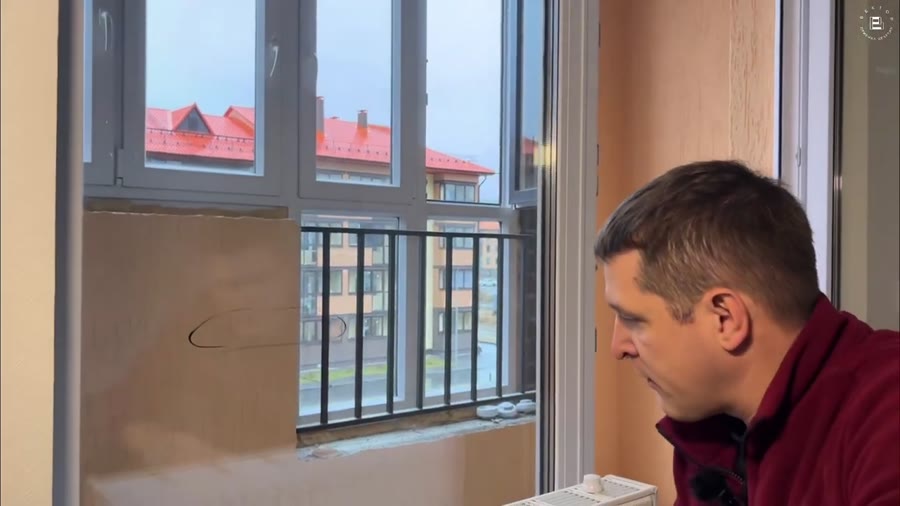Окна: Огромная царапина на стеклопакете в гостиной