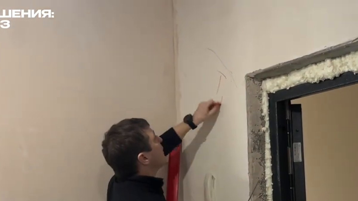 Стены: Прихожая: трещина над дверью от усадки кладки