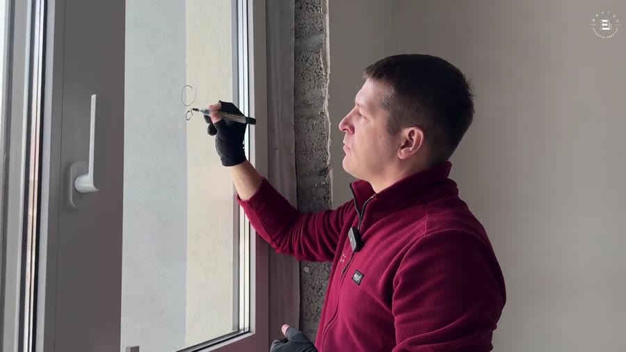 Окна: Огромный скол в центре стеклопакета