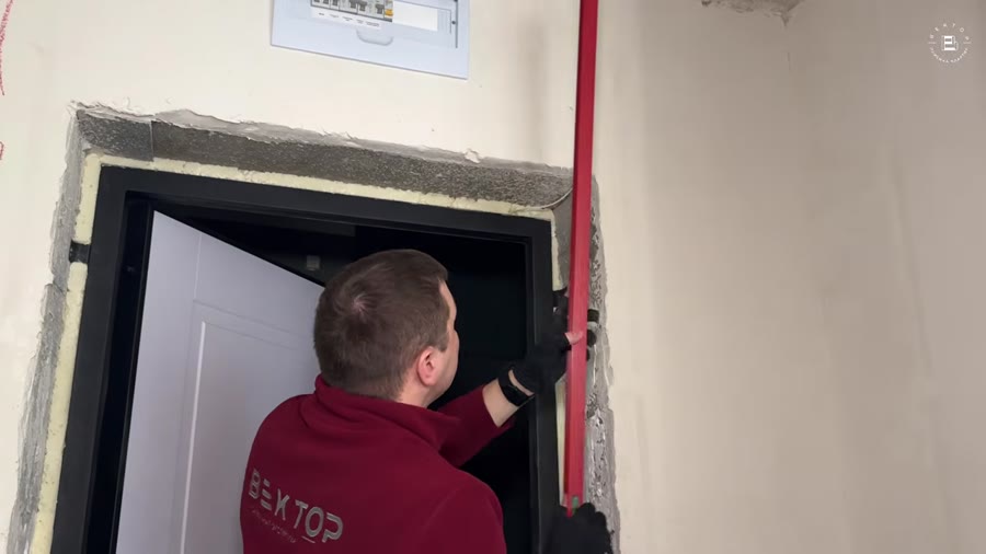Стены: Искривление продолжается на следующей плоскости стены