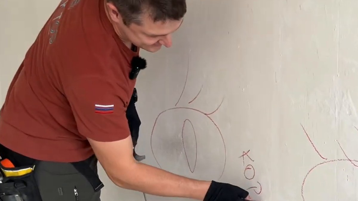 Стены: Трещины в верхней части дверного проёма с двух сторон