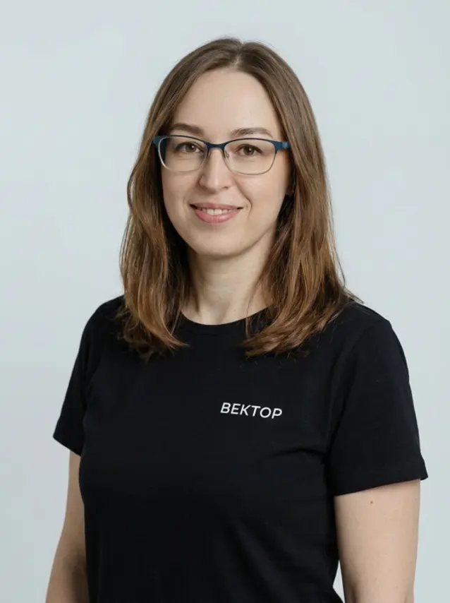 Мария Буракова — руководитель отдела по работе с клиентами ПЭК «Вектор»